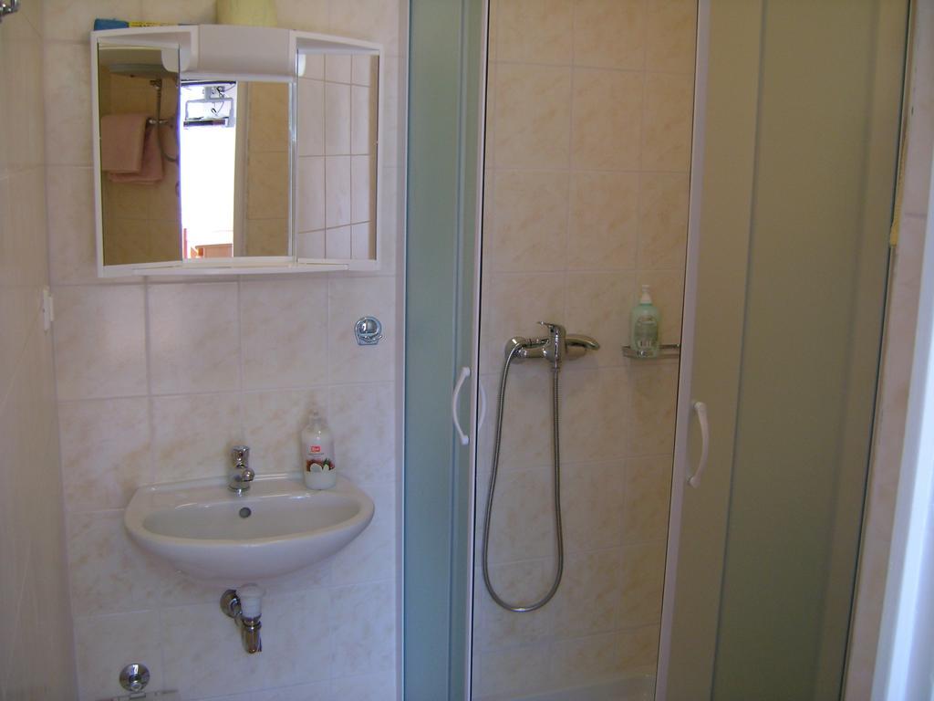 Apartment For Holidays In Pula Oda fotoğraf