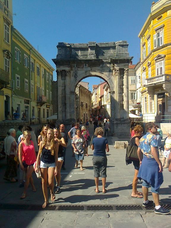 Apartment For Holidays In Pula Oda fotoğraf